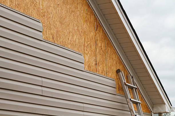 Professional Vinyl Siding technician working in Finleyville, PA